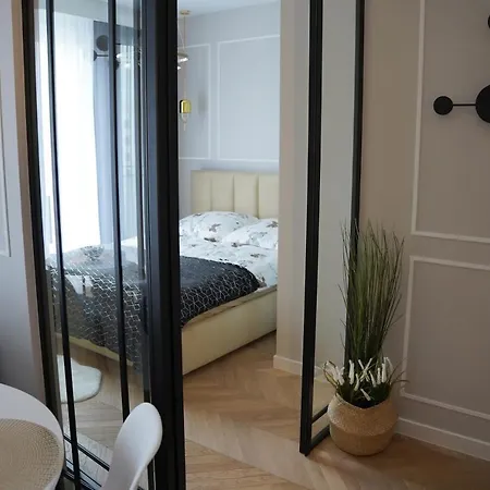 Metro Targowek 27 Apartment *