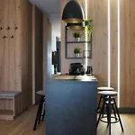 Apartment Metro Targowek 27 *