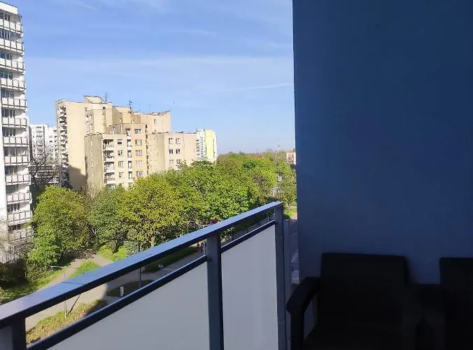 Apartman Metro Targowek 27 *