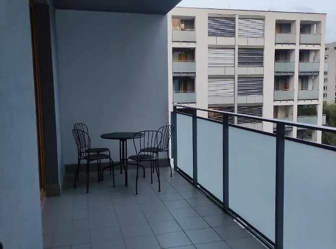 Metro Targowek 27 Apartman Varsó