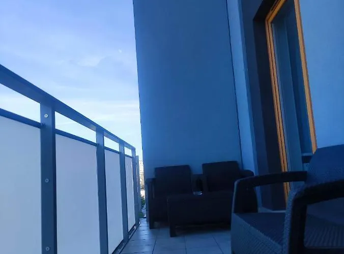 Apartman Metro Targowek 27 *