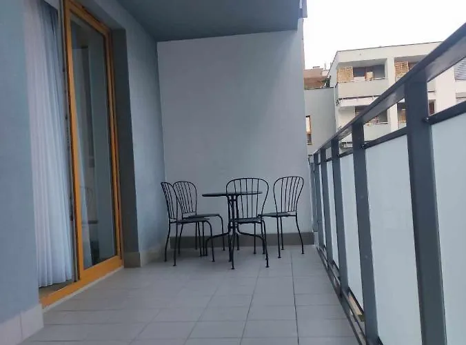 Metro Targowek 27 * Varsó